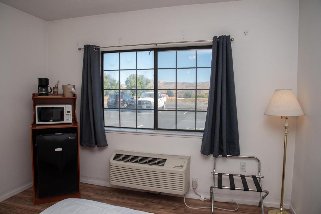 Traveler's Nv Near Elko Hotel 2*